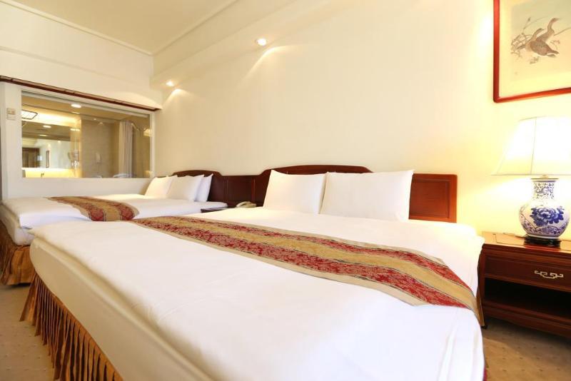 Plaza International Hotel Taichung Buitenkant foto
