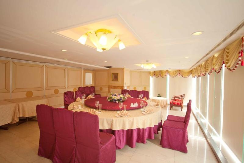 Plaza International Hotel Taichung Buitenkant foto
